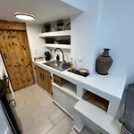 Babatseratsi Skyrian 2 Skyros