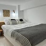 Babatseratsi Skyrian 2 * Skyros