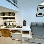 Apartment Babatseratsi Skyrian 2