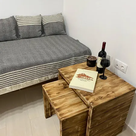 Апартаменты Babatseratsi Skyrian 2