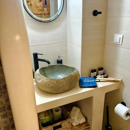 Babatseratsi Skyrian 2 アパート