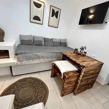 アパート Babatseratsi Skyrian 2 スキロス