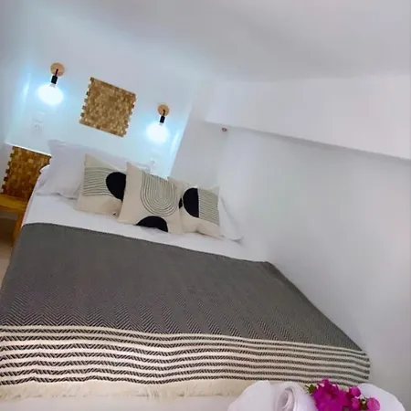 Babatseratsi Skyrian 2 Апартаменты