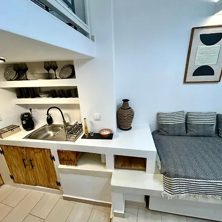 Babatseratsi Skyrian 2 アパート *