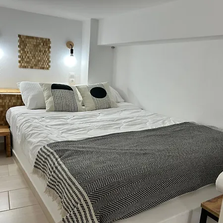 Babatseratsi Skyrian 2 Апартаменты *