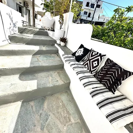 Babatseratsi Skyrian 2 * Skyros