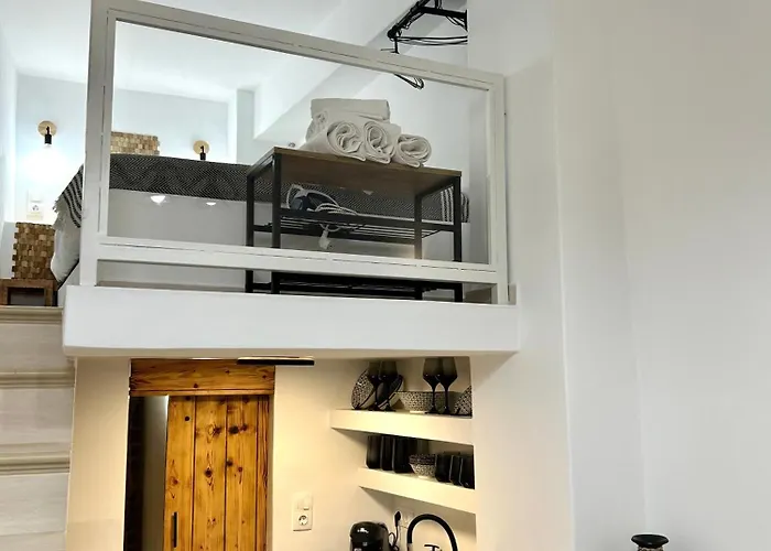 Babatseratsi Skyrian 2 Apartment *