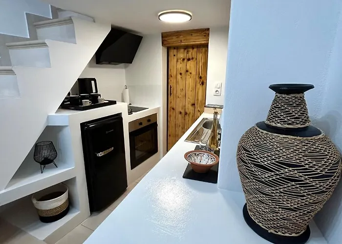 Babatseratsi Skyrian 2 * Skyros