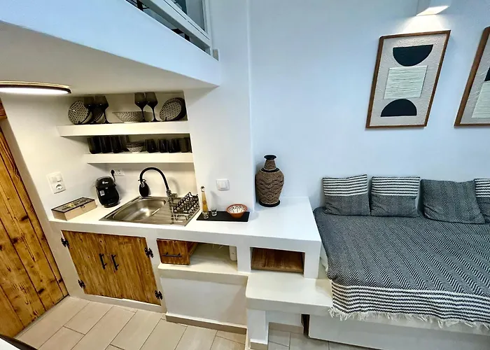 Babatseratsi Skyrian 2 Apartment *